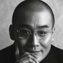美女的胸18岁以下禁止看